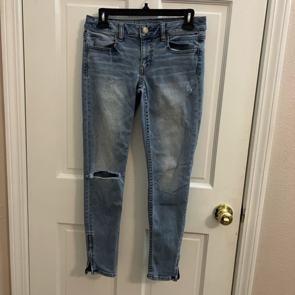 Womens American Eagle jeans. Jegging ankle super stretch. Size 6.